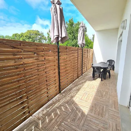 Aigue Marine Et Coquelicot Apartmán